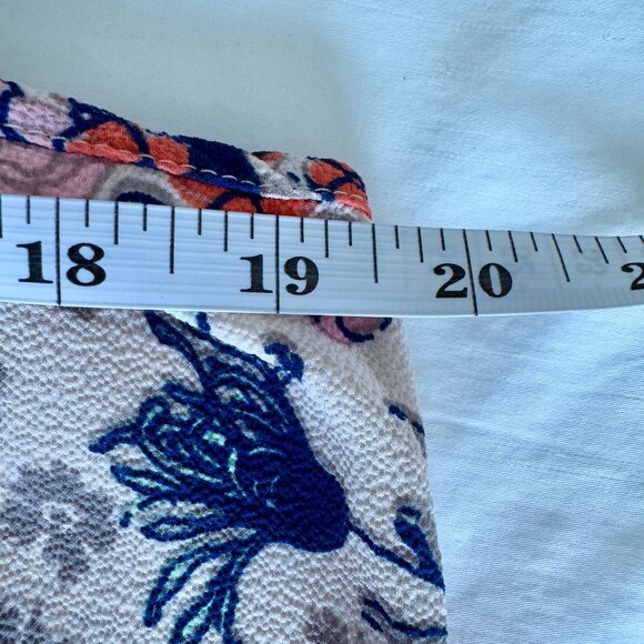 3 For $25 Pink Floral Top - Picture 6 of 7